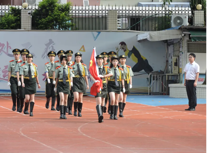 向陽而生 逐光而行